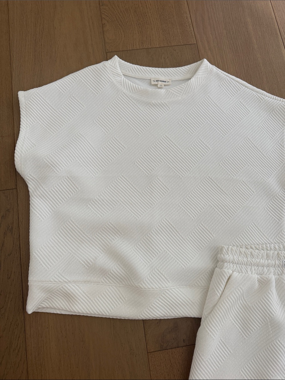 eesome White Textured Two-Piece Lounge Set - Picture 2 of 3
